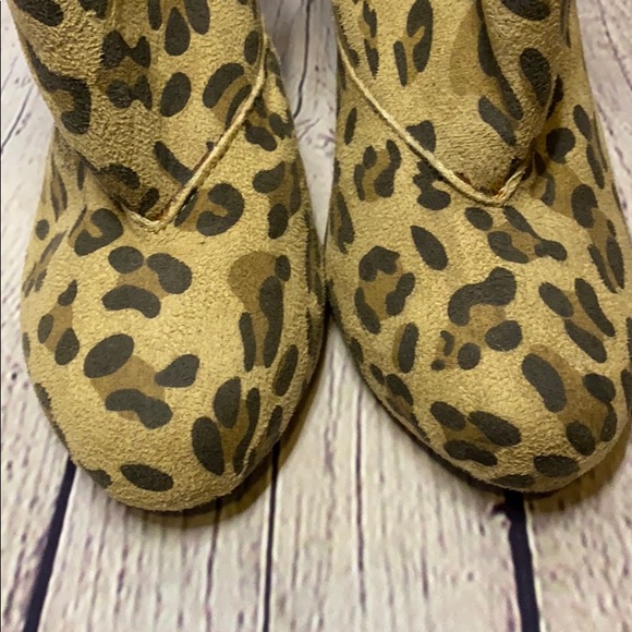 Cami leopard print 5in heel stiletto bootie buckle - Picture 2 of 8